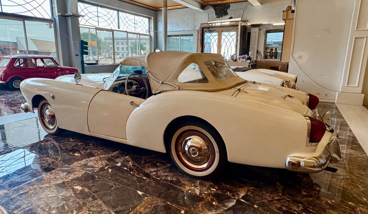 1954 Kaiser Darrin - Image 23 of 31