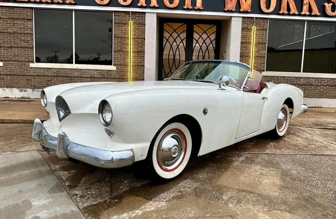 1954 Kaiser Darrin - Image 9 of 31