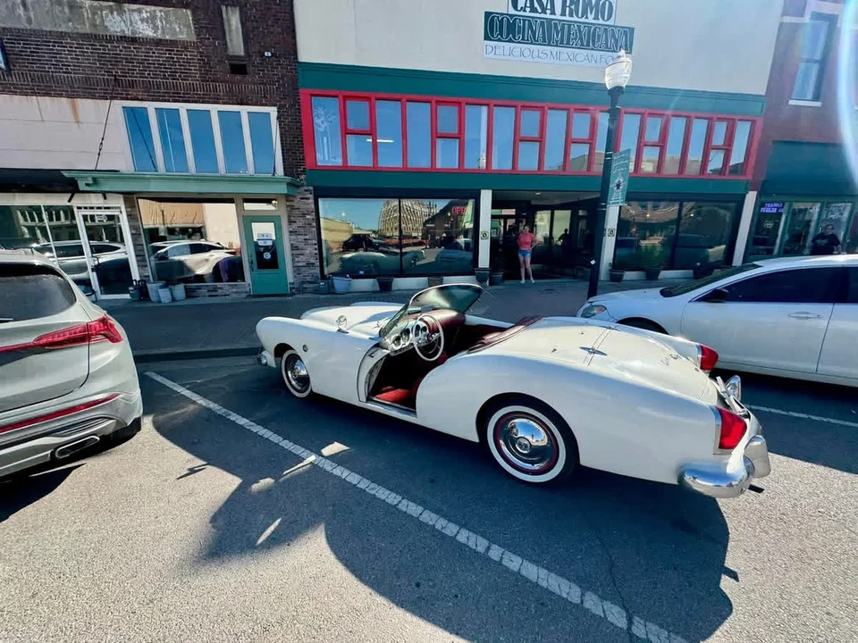 1954 Kaiser Darrin - Image 25 of 31