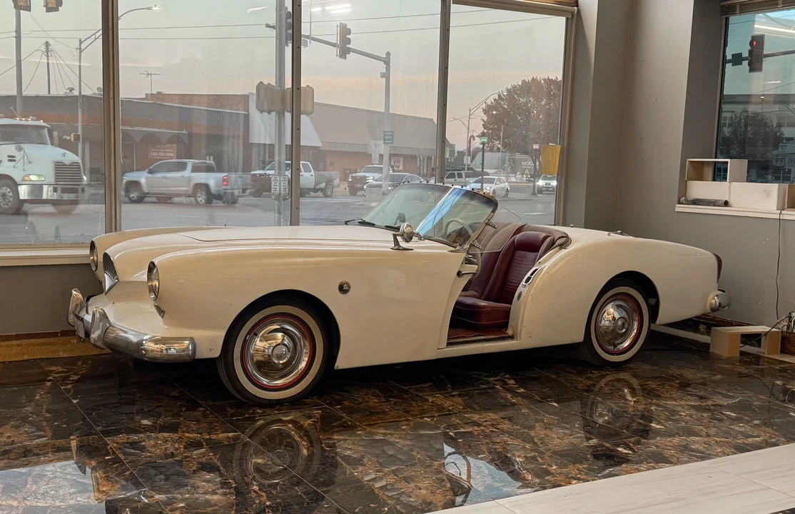 1954 Kaiser Darrin - Image 14 of 31