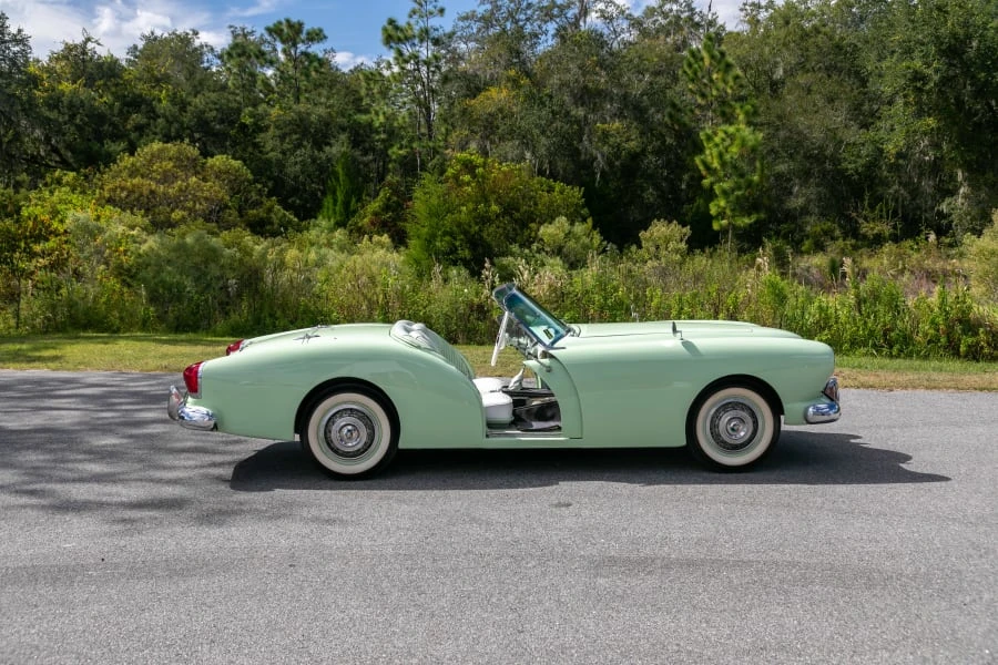 1954 Kaiser Darrin - Image 2 of 31