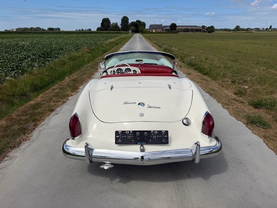 1954 Kaiser Darrin - Image 7 of 31