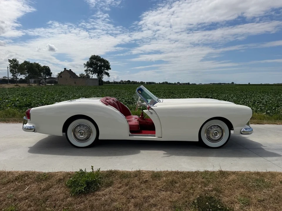 1954 Kaiser Darrin - Image 3 of 31