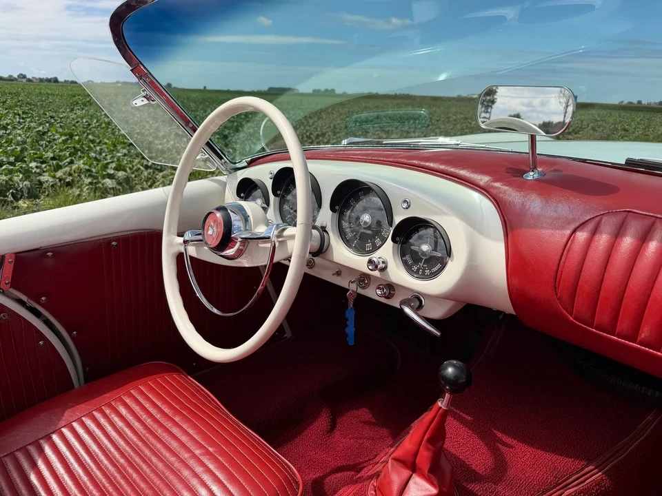 1954 Kaiser Darrin - Image 13 of 31