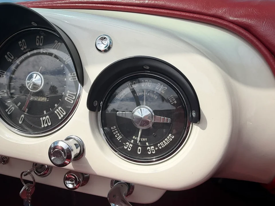 1954 Kaiser Darrin - Image 19 of 31