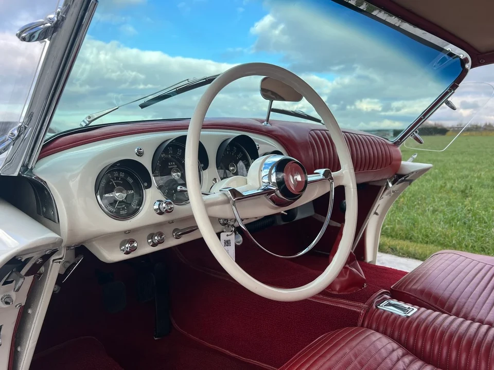 1954 Kaiser Darrin - Image 18 of 31
