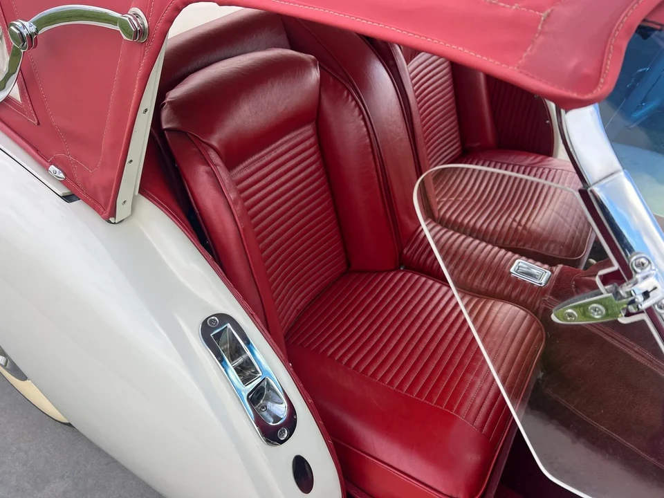 1954 Kaiser Darrin - Image 30 of 31