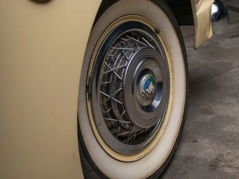 1954 Kaiser Darrin - Image 16 of 23
