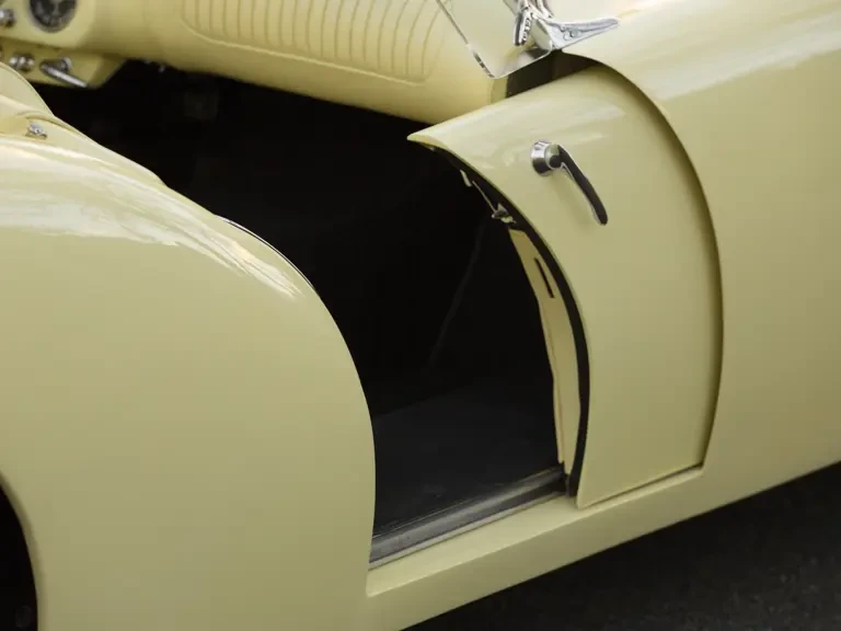 1954 Kaiser Darrin - Image 12 of 17