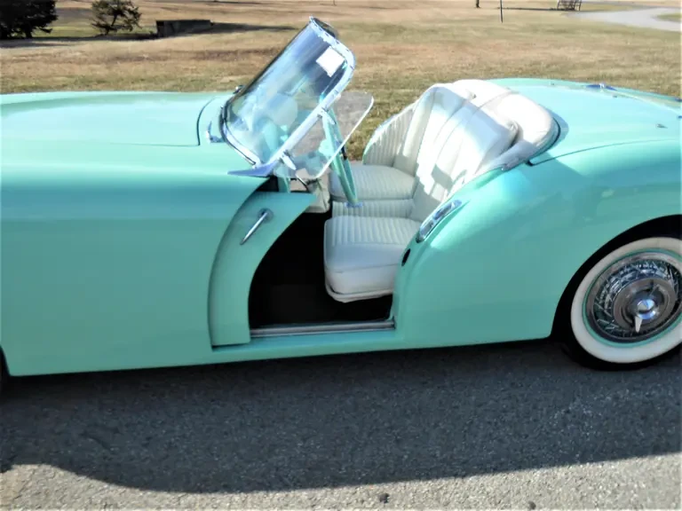 1954 Kaiser Darrin - Image 16 of 25