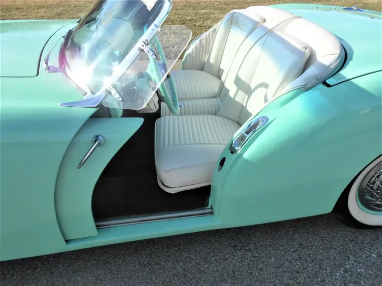 1954 Kaiser Darrin - Image 13 of 25