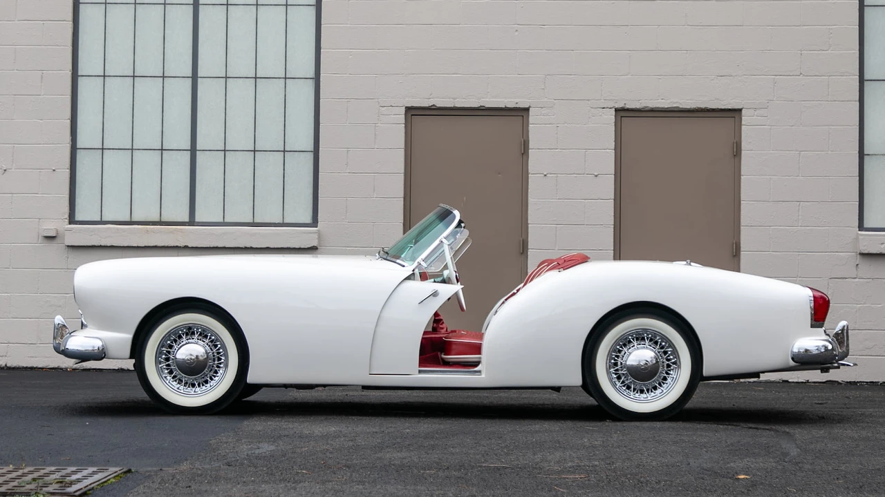 1954 Kaiser Darrin - Image 2 of 15