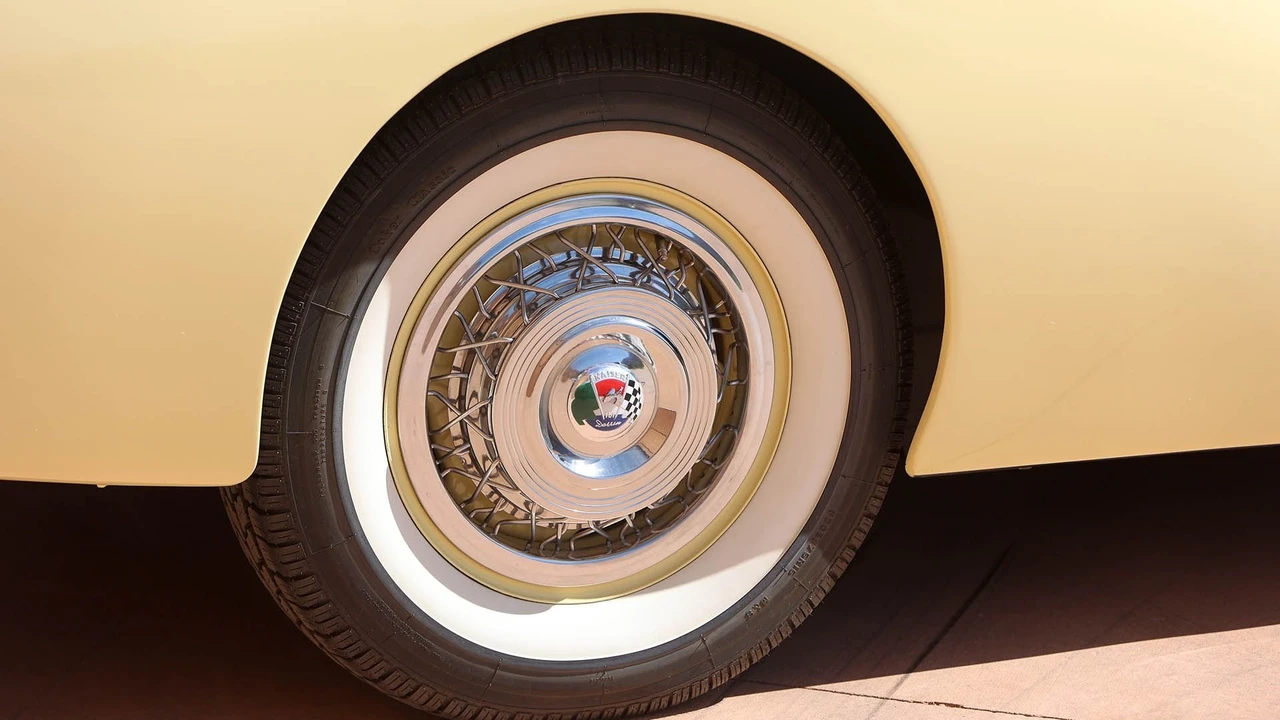 1954 Kaiser Darrin - Image 19 of 31