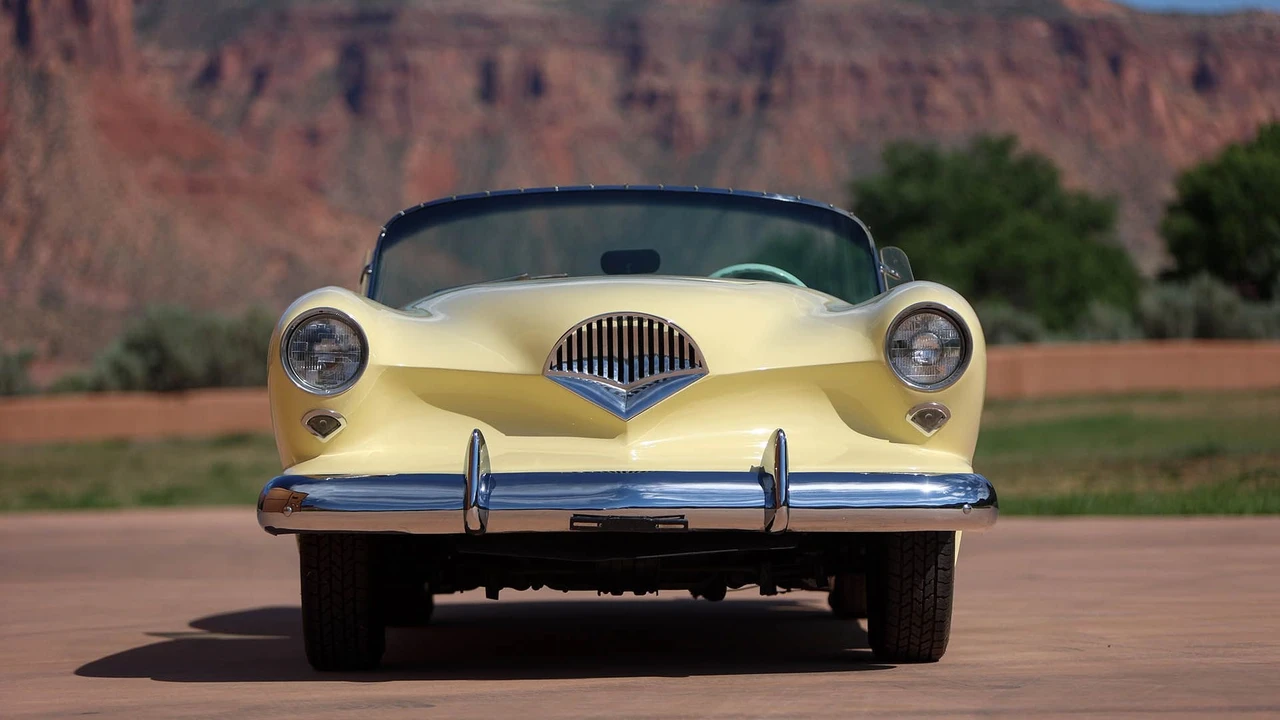 1954 Kaiser Darrin - Image 9 of 31