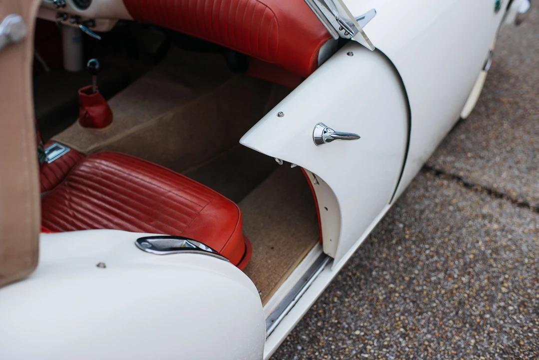 1954 Kaiser Darrin - Image 12 of 31