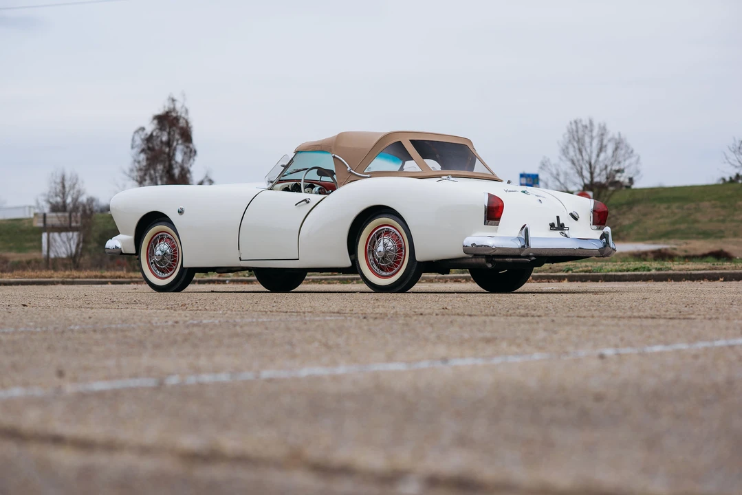 1954 Kaiser Darrin - Image 3 of 31