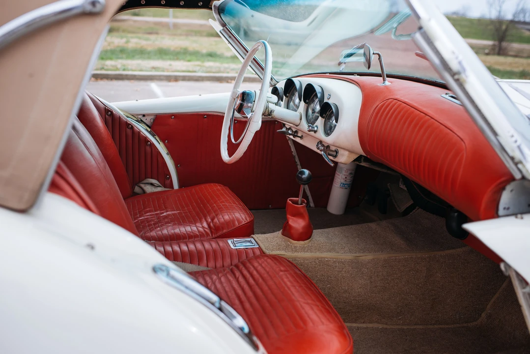 1954 Kaiser Darrin - Image 27 of 31