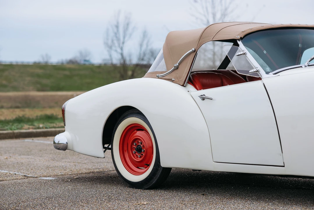 1954 Kaiser Darrin - Image 13 of 31