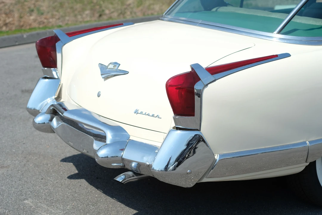 1954 Kaiser - Image 24 of 25