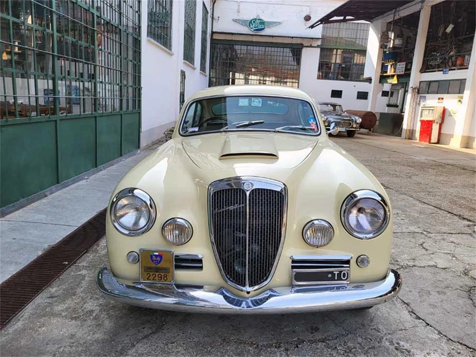1954 Lancia Aurelia - Image 10 of 31