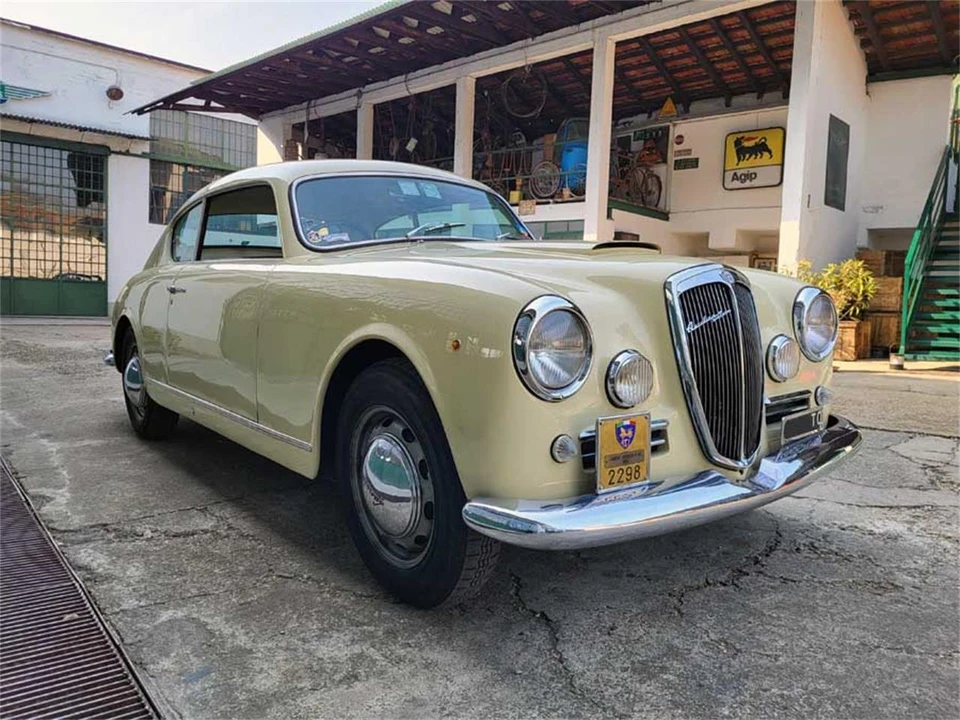 1954 Lancia Aurelia - Image 11 of 31