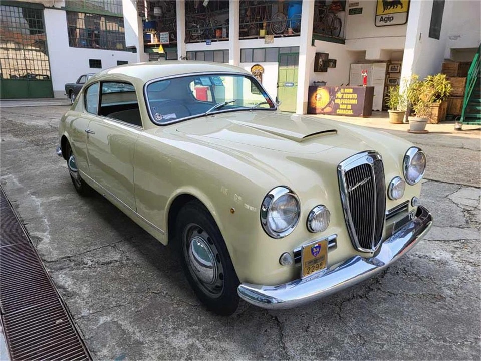 1954 Lancia Aurelia - Image 12 of 31