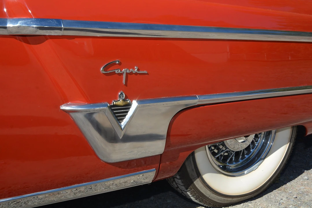 1954 Lincoln Capri - Image 13 of 18