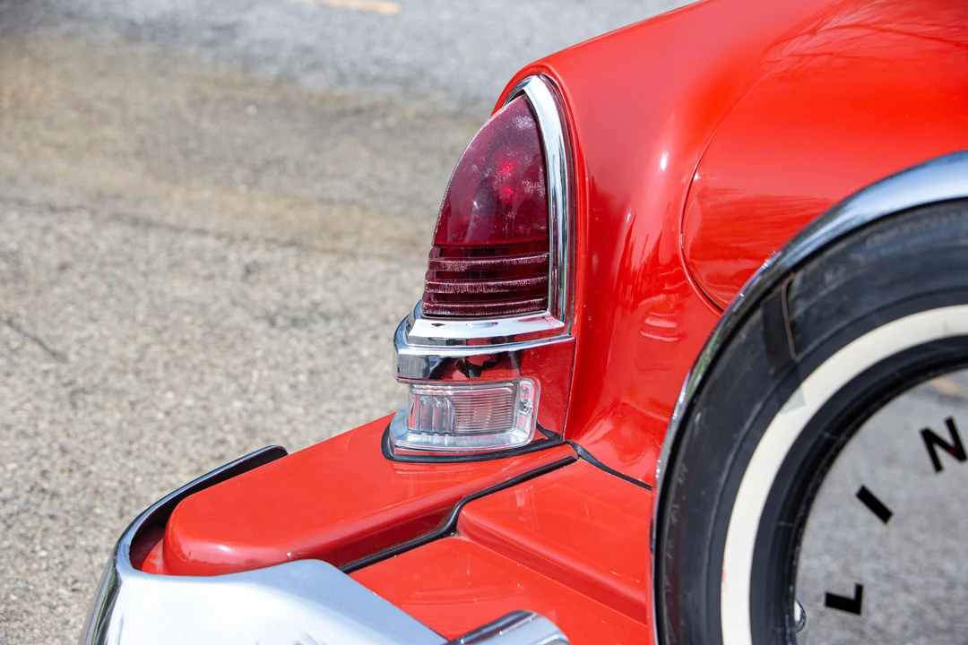 1954 Lincoln Capri - Image 3 of 31