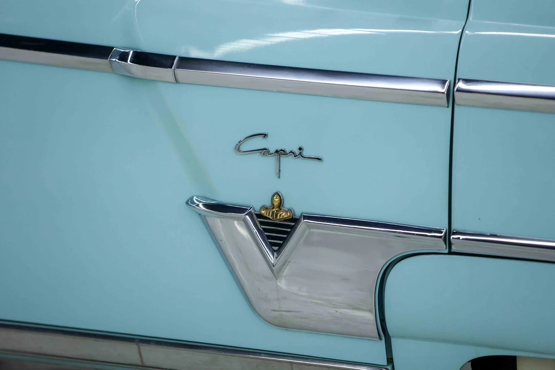 1954 Lincoln Capri - Image 18 of 31