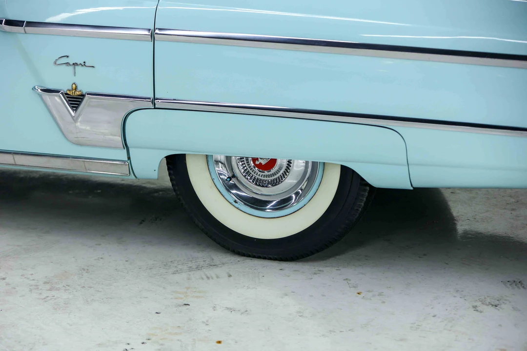 1954 Lincoln Capri - Image 15 of 31