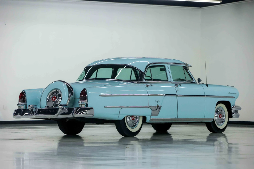 1954 Lincoln Capri - Image 10 of 31