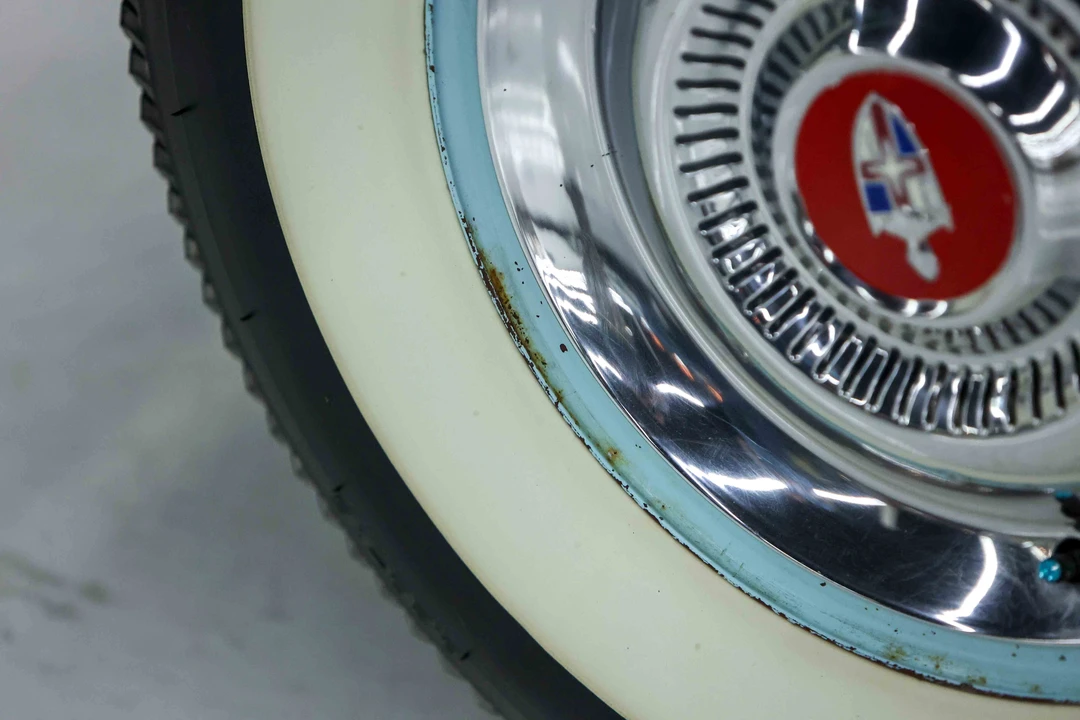 1954 Lincoln Capri - Image 30 of 31