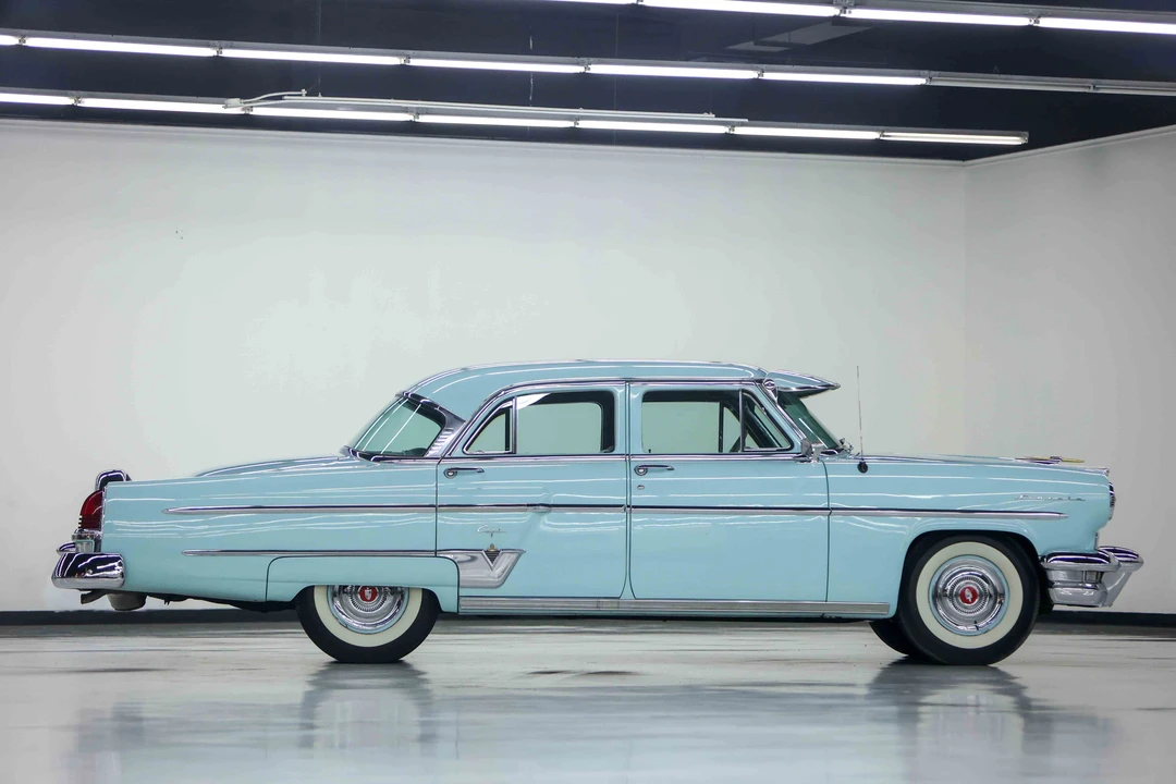 1954 Lincoln Capri - Image 7 of 31