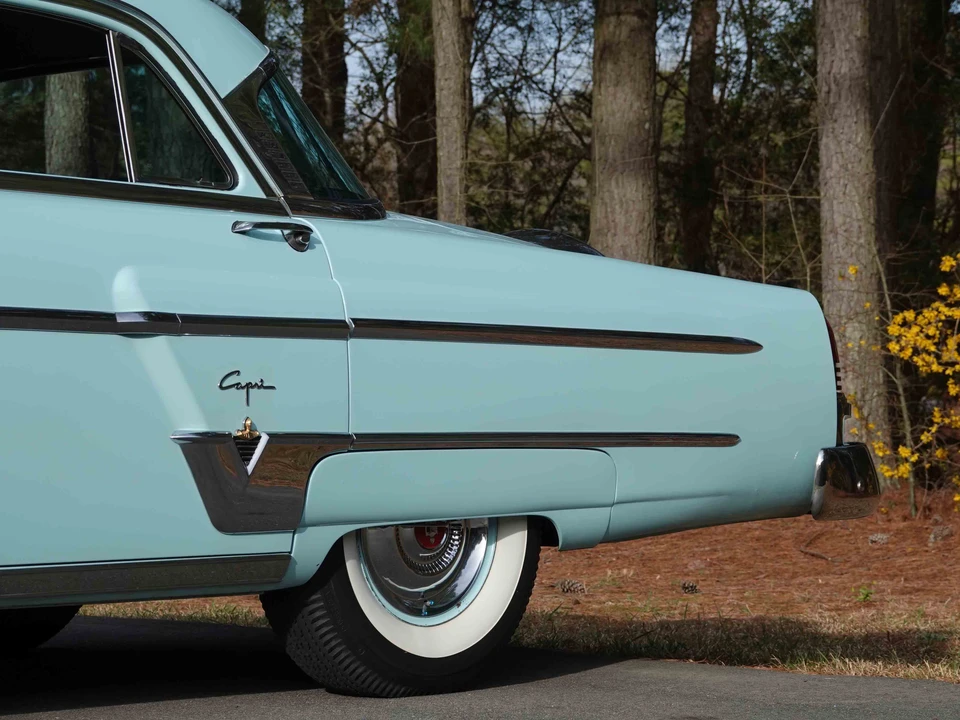 1954 Lincoln Capri - Image 22 of 31