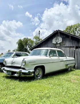 1954 Lincoln Capri V8