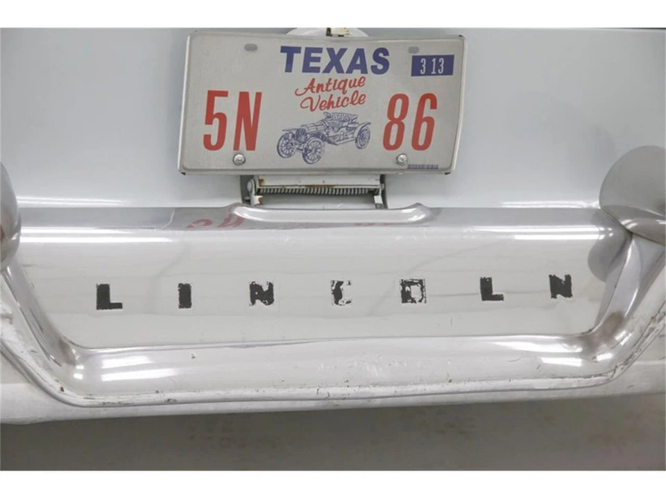 1954 Lincoln Cosmopolitan - Image 25 of 31