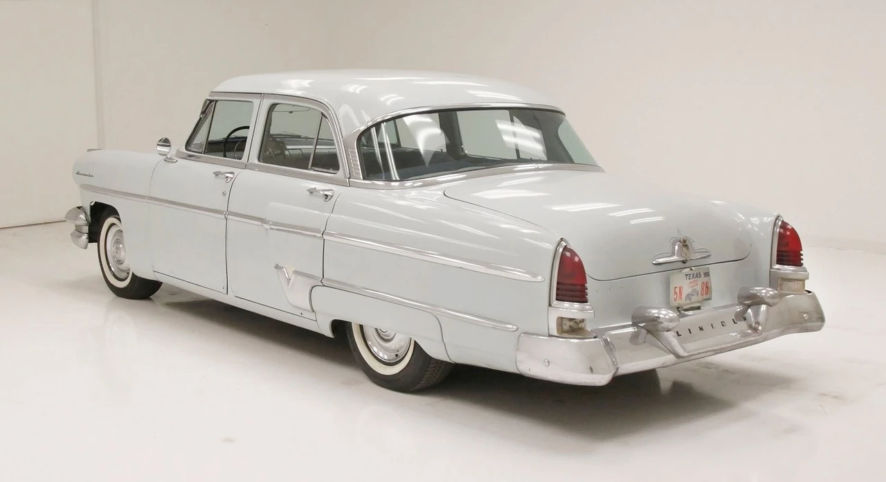 1954 Lincoln Cosmopolitan - Image 3 of 31