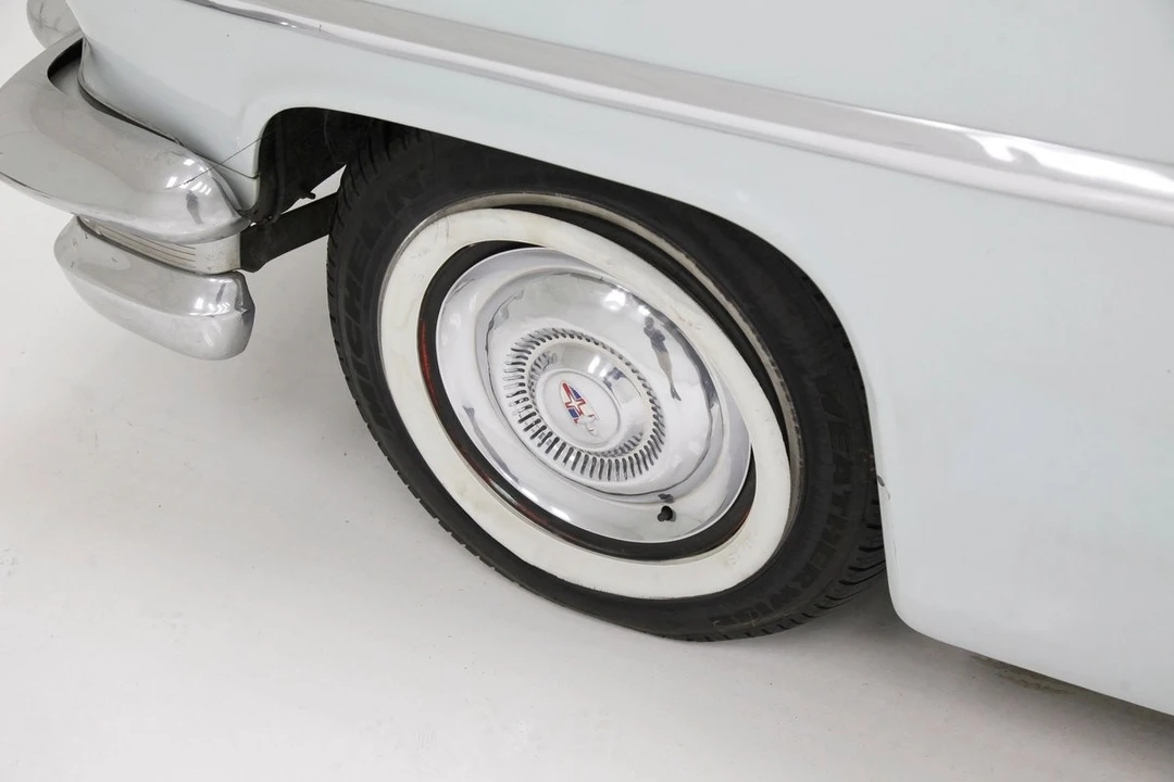 1954 Lincoln Cosmopolitan - Image 20 of 31