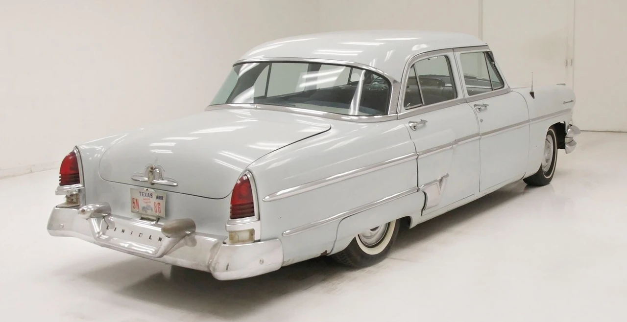 1954 Lincoln Cosmopolitan - Image 4 of 31