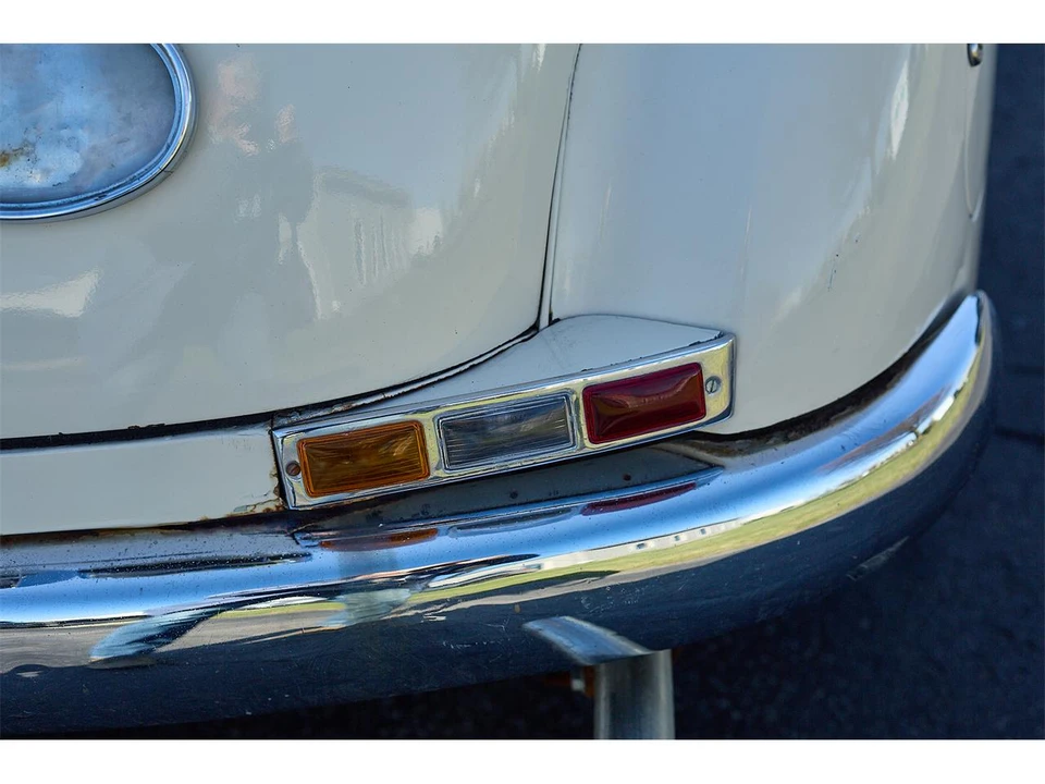 1954 Mercedes-Benz W186 & W189 Adenauer - Image 30 of 31