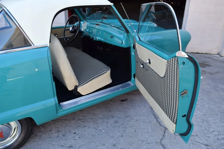 1954 Nash Metropolitan - Image 5 of 11