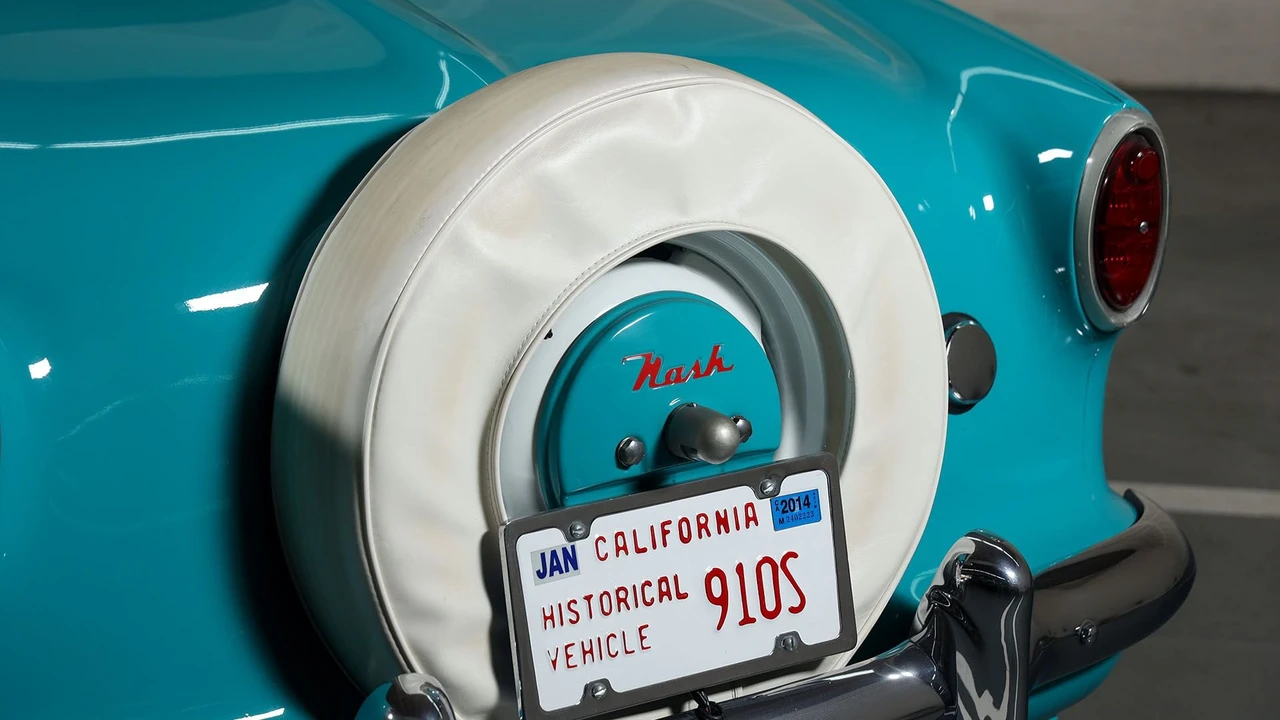 1954 Nash Metropolitan - Image 21 of 31
