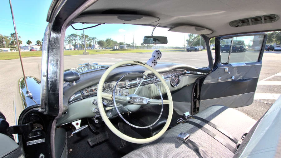 1954 Oldsmobile 98 - Image 25 of 31