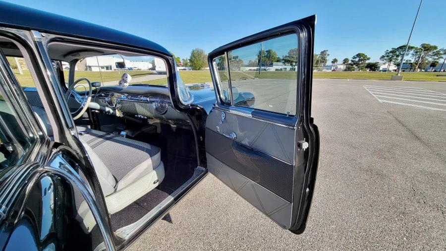 1954 Oldsmobile 98 - Image 18 of 31