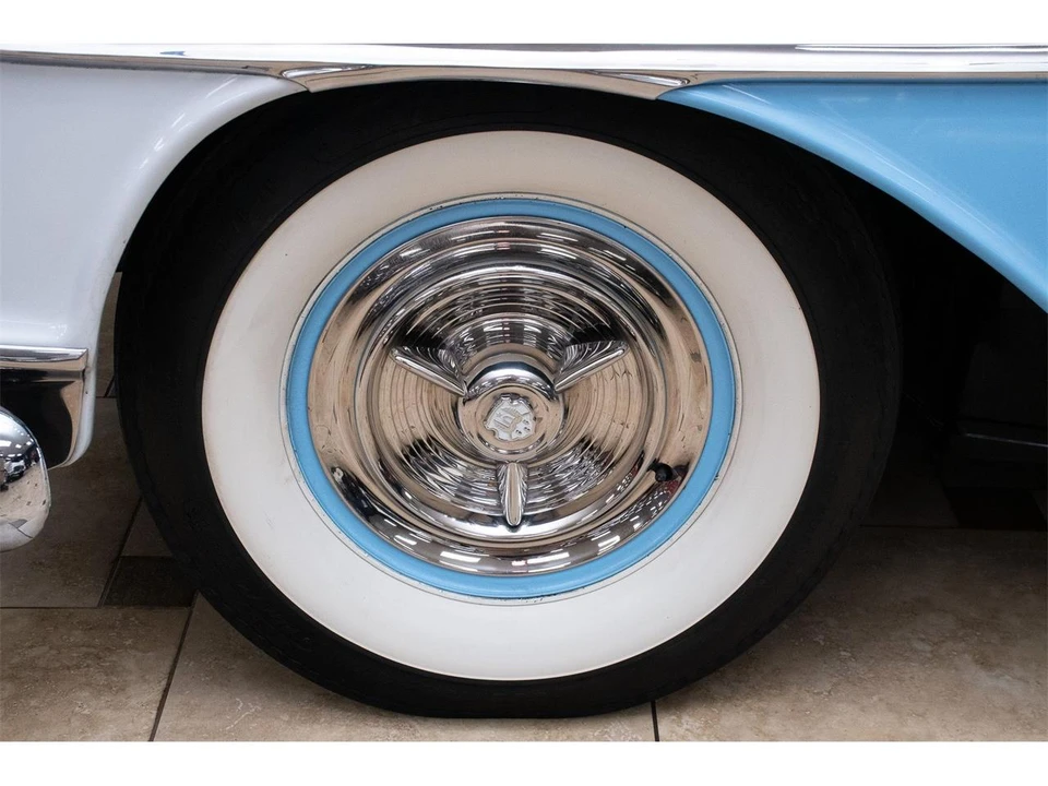 1954 Oldsmobile Starfire - Image 17 of 31