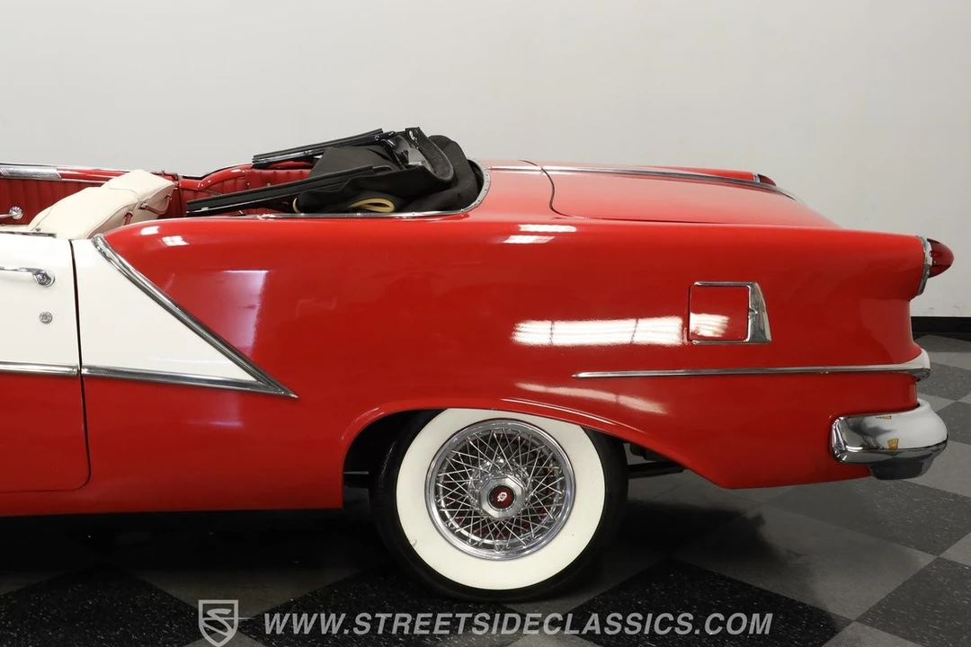 1954 Oldsmobile Starfire - Image 25 of 31