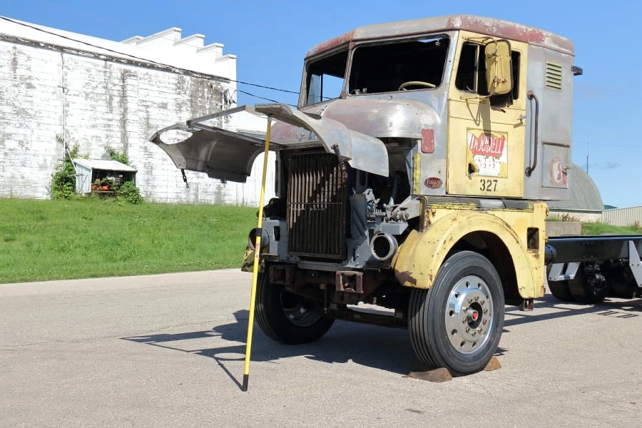 1954 Peterbilt - Image 14 of 31