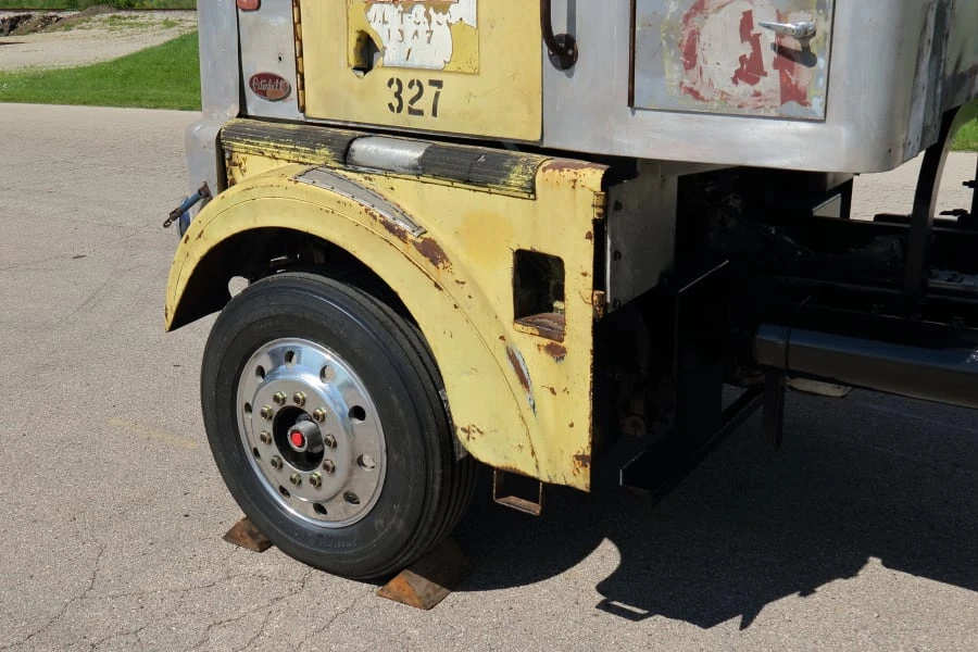1954 Peterbilt - Image 9 of 31