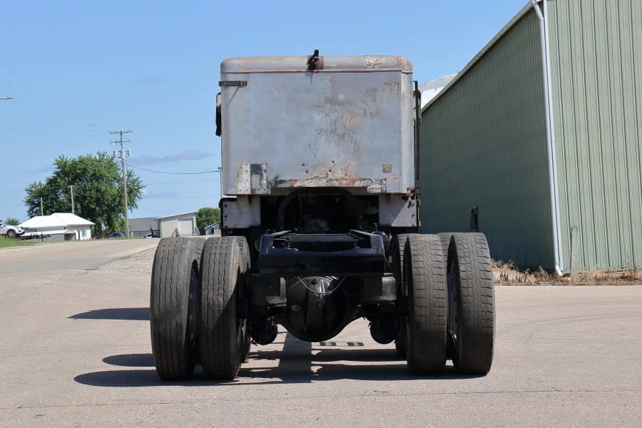 1954 Peterbilt - Image 5 of 31