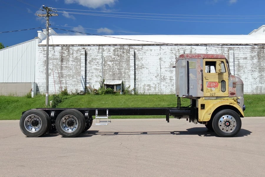 1954 Peterbilt - Image 11 of 31